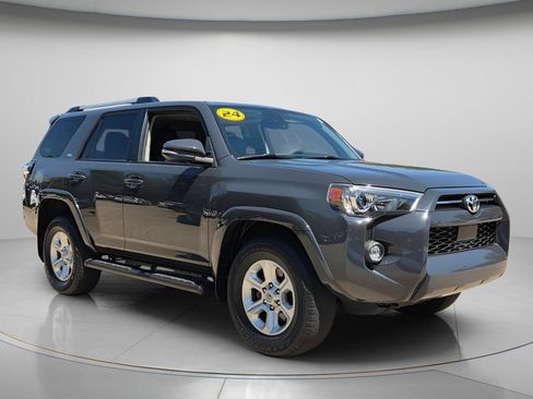 Used 2024 Toyota 4Runner SR5 Premium w/ Moonroof Package RWD image 5