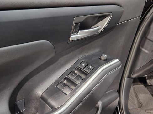 Used 2025 Toyota Highlander XLE AWD/4WD image 21