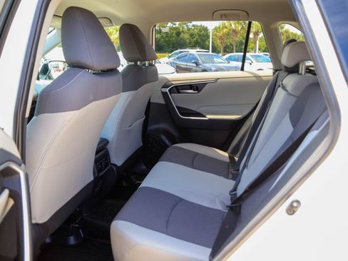 Used 2025 Toyota RAV4 XLE FWD image 10