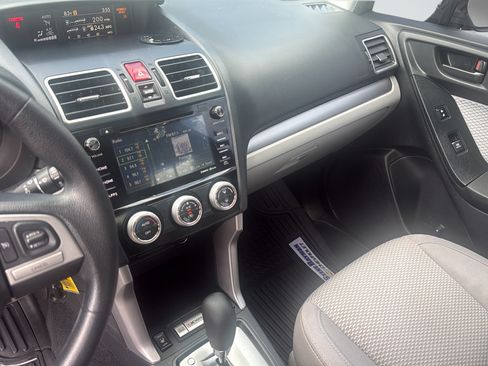 Used 2017 Subaru Forester 2.5i Premium w/ Popular Package #1A AWD/4WD image 16