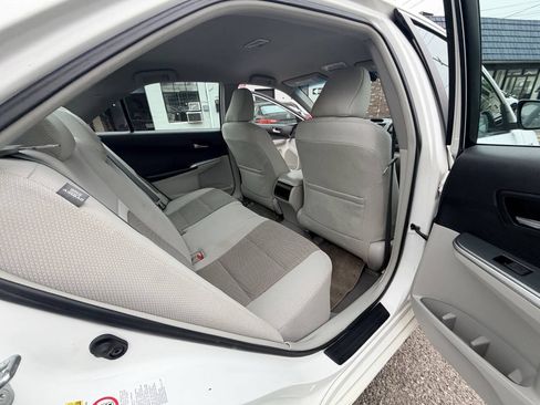 Used 2012 Toyota Camry LE FWD image 19