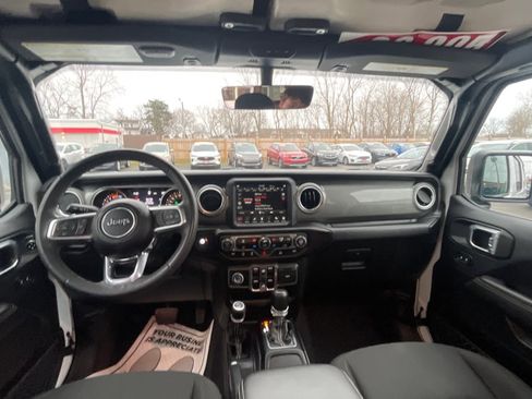 Used 2023 Jeep Wrangler Sahara image 24