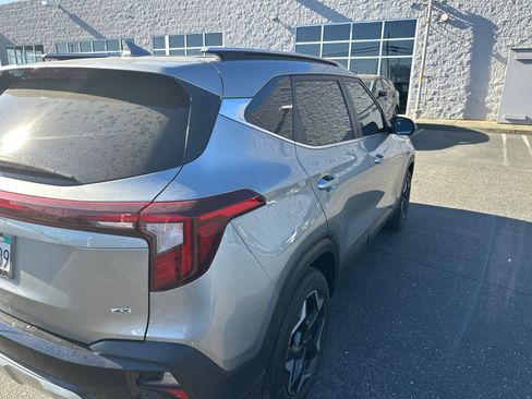 Certified 2024 Kia Seltos EX AWD/4WD image 10