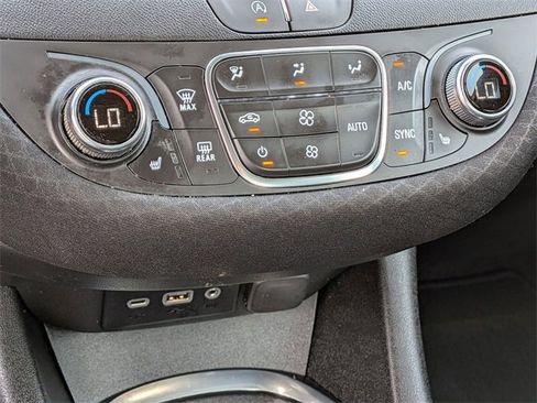 Used 2023 Chevrolet Malibu LT image 21