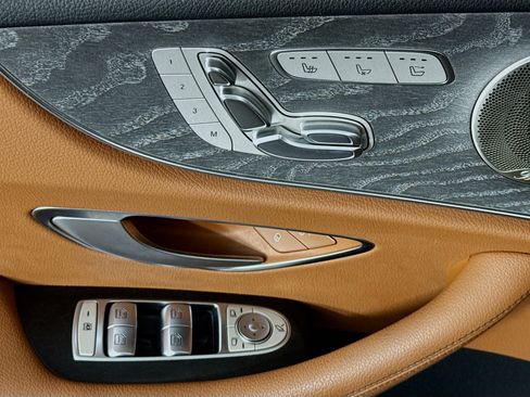 Used 2022 Mercedes-Benz E 450 4MATIC Cabriolet image 39