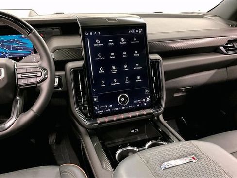 Used 2025 GMC Yukon XL AT4 w/ AT4 Premium Plus Package image 7