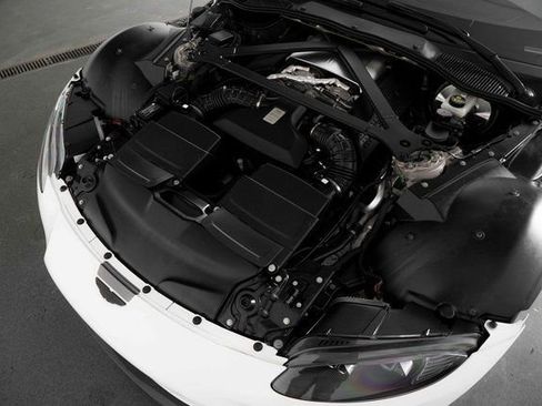 Used 2022 Aston Martin V8 Vantage Coupe image 29