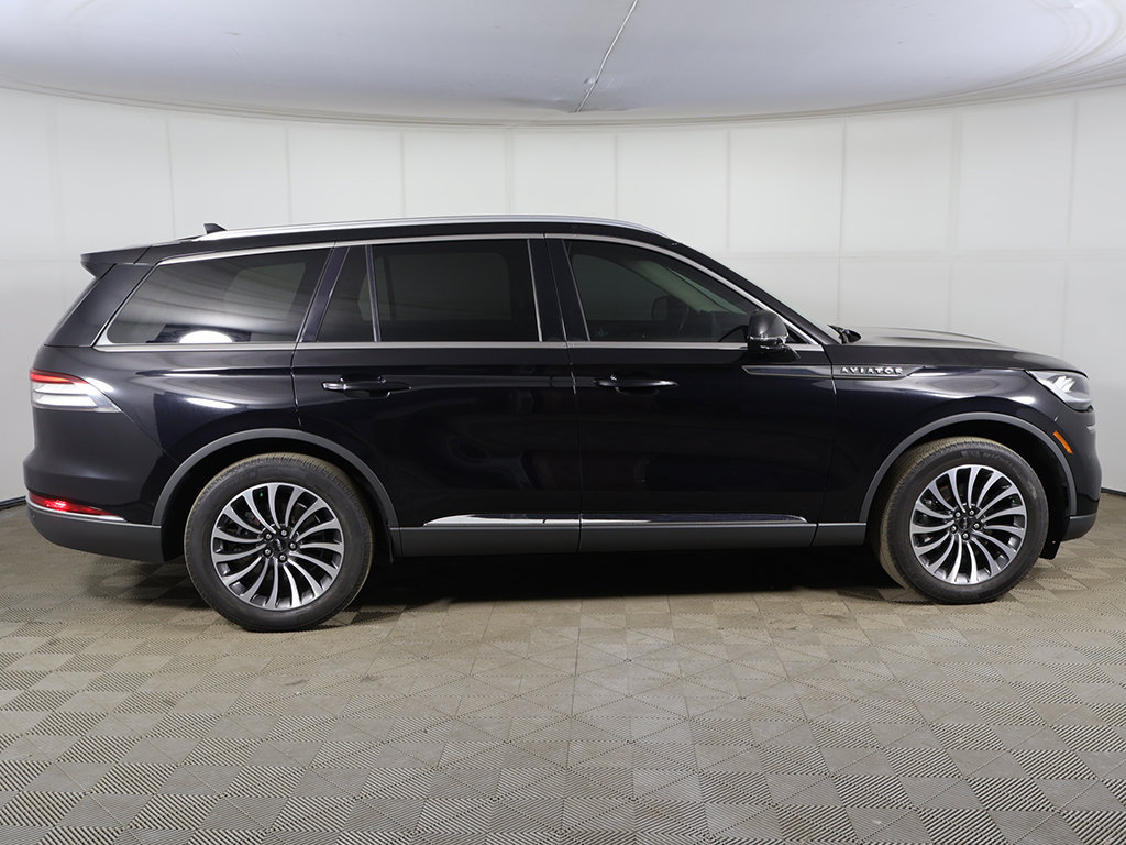 Used 2023 Lincoln Aviator Reserve w/ Elements Package Plus AWD/4WD image 17