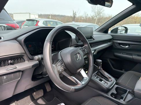 Used 2025 Honda CR-V Sport image 15