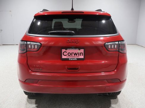 Used 2022 Jeep Compass Limited image 3