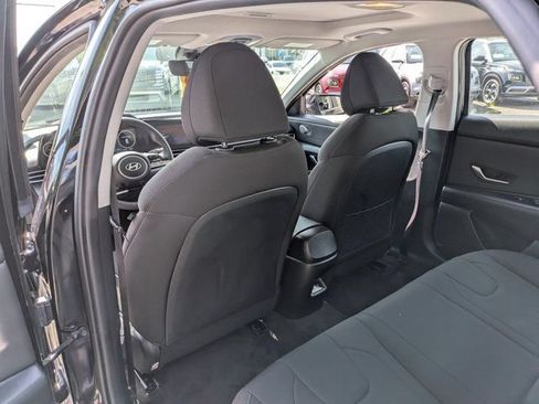 Certified 2025 Hyundai Elantra SEL FWD image 15
