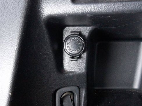 Used 2018 Subaru Outback 2.5i Touring image 34