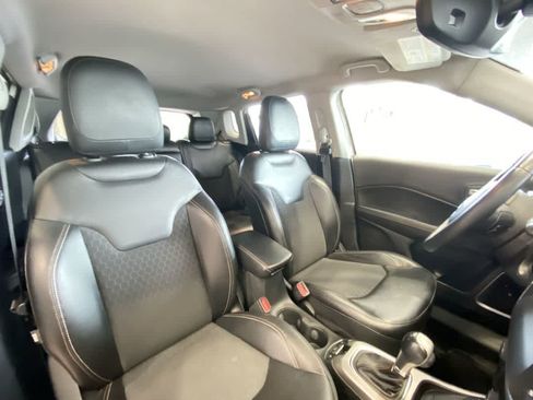 Used 2018 Jeep Compass Latitude w/ Popular Equipment Group AWD/4WD image 26