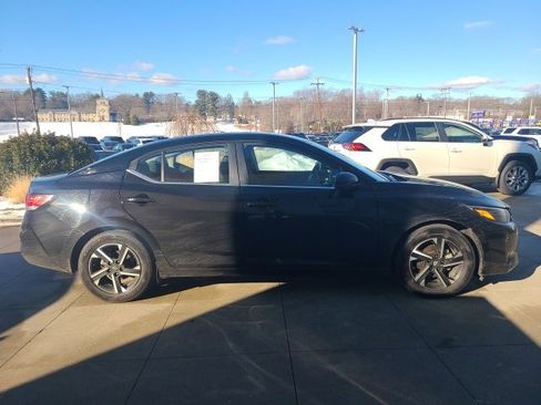 Used 2025 Nissan Sentra SV image 8