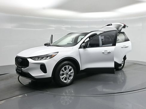 Certified 2025 Ford Escape Active w/ Tech Pack #1 FWD image 31