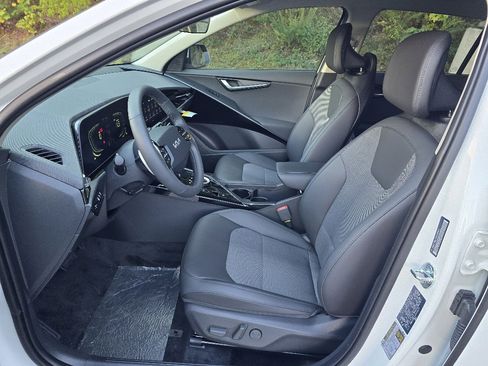 New 2025 Kia Niro EX w/ EX Cold Weather Package image 5