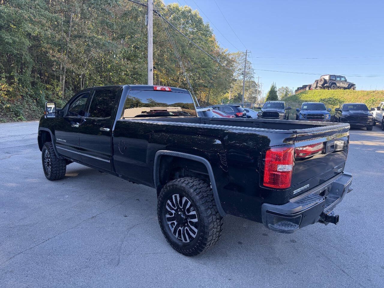 Used 2017 GMC Sierra 3500 Denali w/ Duramax Plus Package AWD/4WD image 8