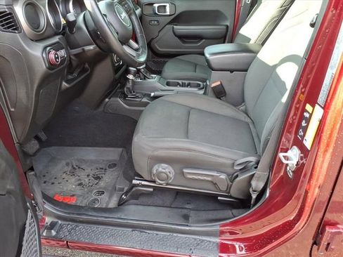 Used 2022 Jeep Gladiator Sport image 11