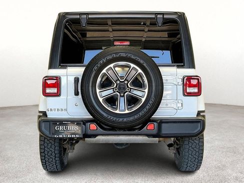 Used 2020 Jeep Wrangler Unlimited Sahara image 6