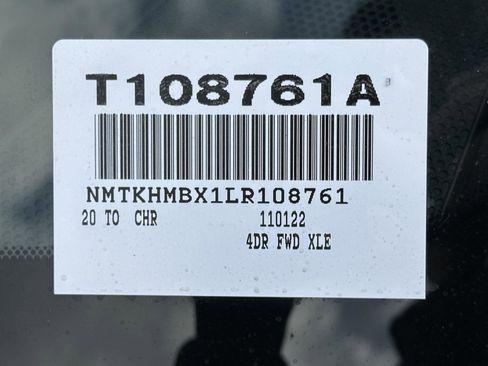 Used 2020 Toyota C-HR XLE image 14