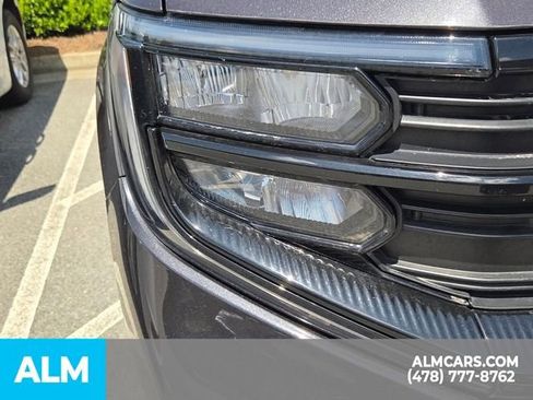Used 2025 Ford Expedition Active AWD/4WD image 28