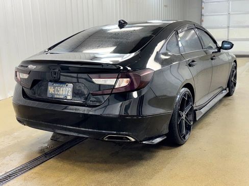 Used 2018 Honda Accord Touring image 5