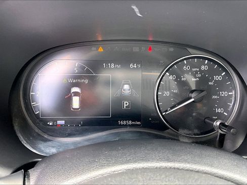 Used 2024 Nissan Kicks SR w/ SR Premium Package FWD image 28