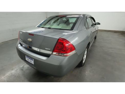 Used 2009 Chevrolet Impala LT image 8