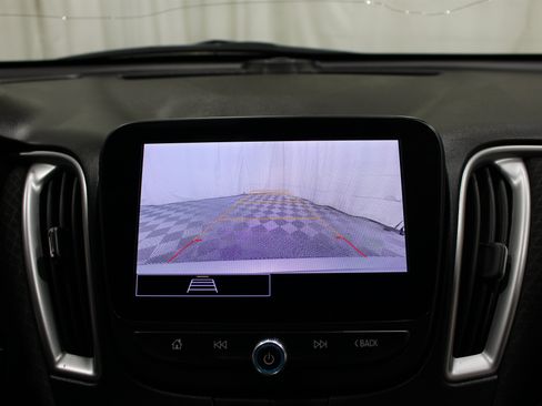 Used 2023 Chevrolet Malibu LS FWD image 16