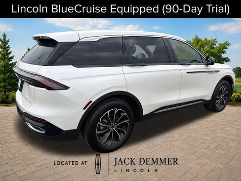 Used 2024 Lincoln Nautilus Premier AWD/4WD image 7