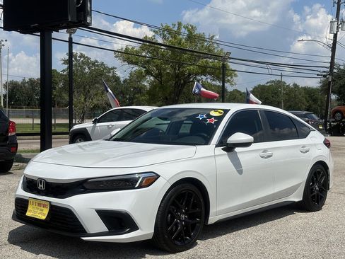 Used 2024 Honda Civic LX image 3