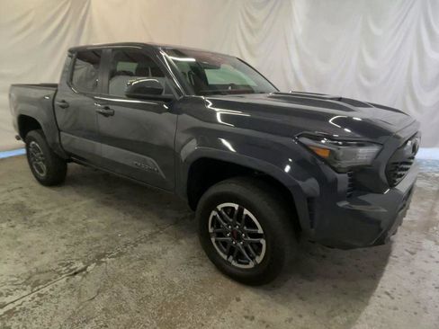 Used 2024 Toyota Tacoma TRD Sport AWD/4WD image 2