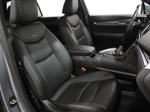 Used 2024 Cadillac XT6 Luxury image 18