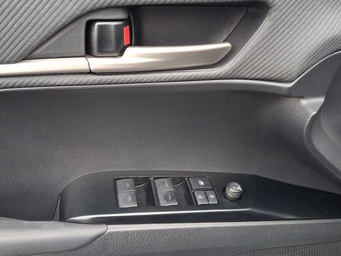 Used 2025 Toyota Camry SE image 12