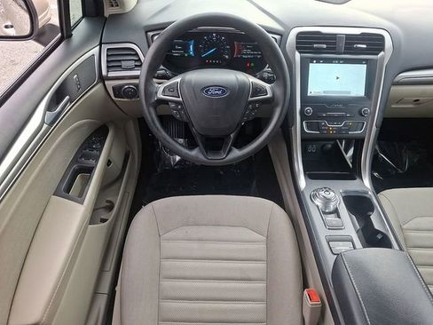 Used 2019 Ford Fusion SE image 13