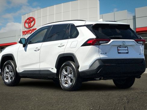 Used 2025 Toyota RAV4 LE AWD/4WD image 5