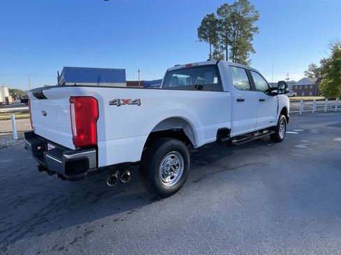 New 2026 Ford F250 XL w/ XL Chrome Package image 3