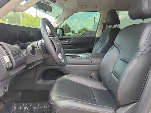 Certified 2025 Nissan Armada SV RWD image 12