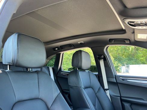 Certified 2026 Porsche Macan AWD/4WD image 21