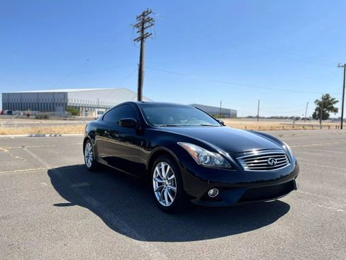 Used 2011 INFINITI G37 Journey w/ Premium Pkg image 3