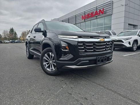 Used 2025 Chevrolet Equinox LT w/ Convenience Package II image 5