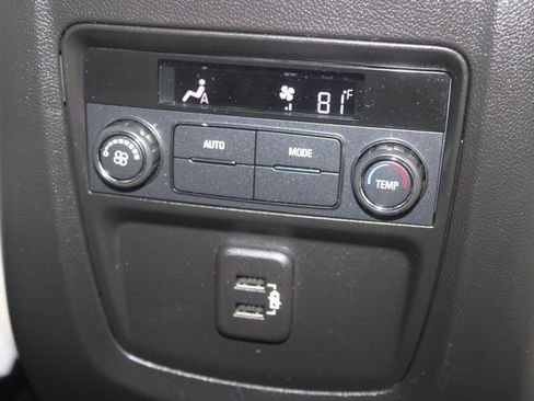 Used 2023 Buick Enclave Essence FWD image 33
