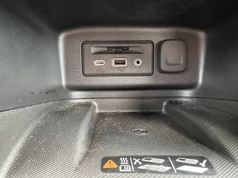 Used 2021 Chevrolet Equinox Premier AWD/4WD image 22