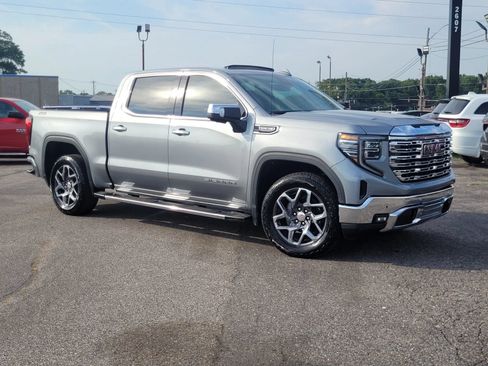 Used 2023 GMC Sierra 1500 SLT w/ SLT Premium Plus Package AWD/4WD image 15