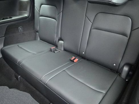 Used 2025 Nissan Pathfinder Platinum AWD/4WD image 33