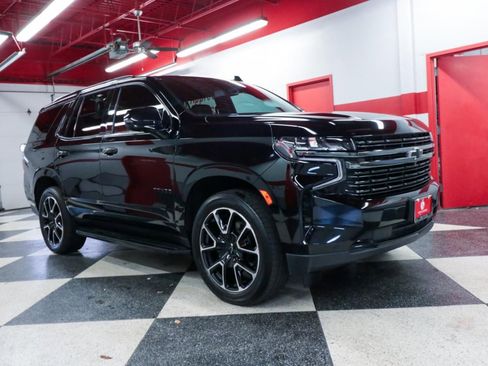 Used 2022 Chevrolet Tahoe RST w/ Luxury Package RWD image 2