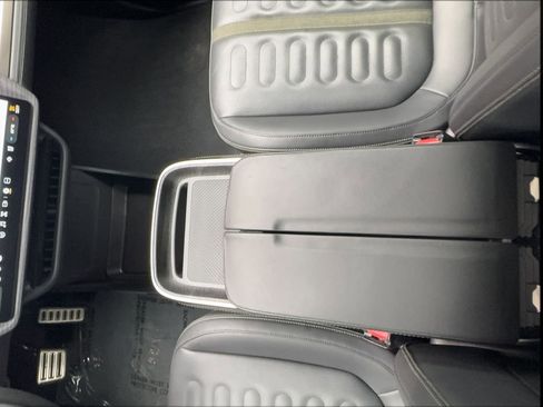 Used 2024 Rivian R1S Adventure AWD/4WD image 42