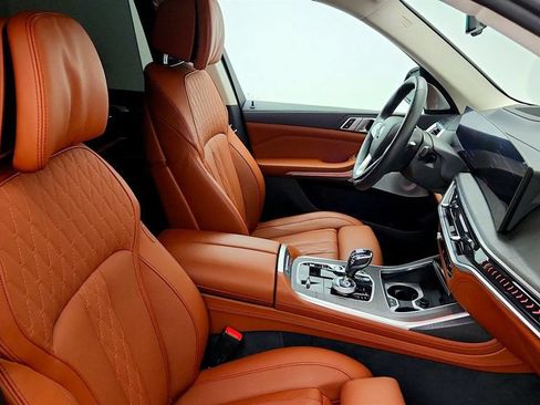 Used 2024 BMW ALPINA XB7 AWD/4WD image 25
