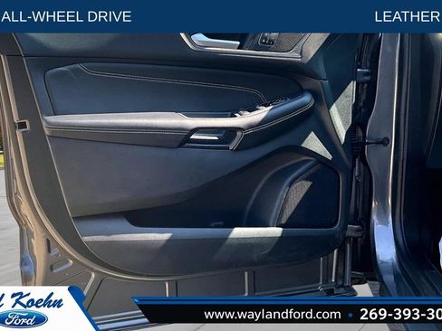 Used 2021 Ford Edge Titanium w/ Cargo Accessory Package FWD image 23