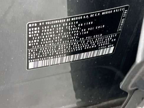 Used 2022 Volkswagen Tiguan SE image 31